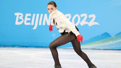 Камила Валиева - Анна Щербакова - Александра Трусова - Фигуристка Камила Валиева упала на тренировочном прокате произвольной программы - mir24.tv - Россия - Япония - Пекин