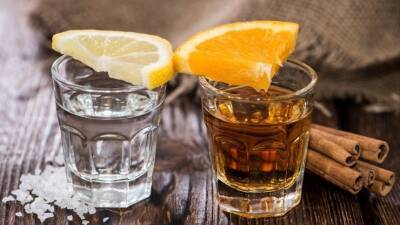 Врачи назвали два алкогольных напитка, разжижающих кровь и предотвращающих тромбоз - 5-tv.ru