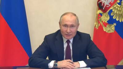 Михаил Мишустин - Путин: социальная защищенность работников МВД поднимется с ростом зарплат и пенсий - inforeactor.ru - Россия