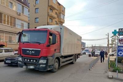 В посёлке Калинино грузовик насмерть сбил женщину - kuban.mk.ru - Краснодар - Скончался