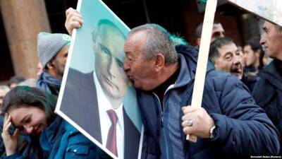 Владимир Путин - Олафом Шольцем - Президент Косово обвинила Россию в дестабилизации ситуации на Балканах - unn.com.ua - Москва - Россия - Украина - Киев - Германия - Сербия - Белград - Косово