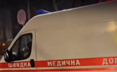 Самокатчик столкнулся с указателем в Одессе, видео: все закончилось печально - politeka.net - Украина - Одесса