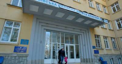 З ока трирічної дівчинки офтальмологи дістали 10-сантиметрового гельмінта - 24tv.ua