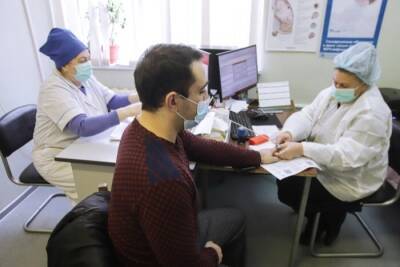 Поликлиники Ставрополья будут работать в 3 смены несмотря на тенденцию к снижению заболеваемости COVID-19 - interfax-russia.ru - Минеральные Воды - Ставрополье