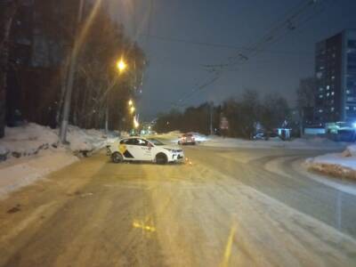 В ДТП с двумя автомобилями такси в Новосибирске пострадал 8-летний ребенок - sib.fm - Новосибирск