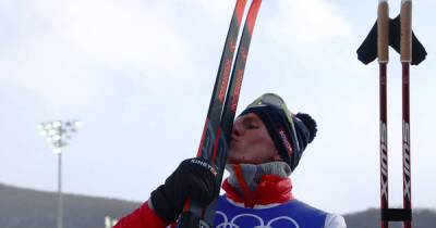 Александр Большунов - Юрий Бородавко - Бородавко назвал Большунова "королем лыж" после третьего золота на ОИ - ren.tv - Россия - Пекин