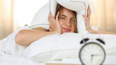 Как быстро определить «недосып»? — лайфхак от врача - 5-tv.ru