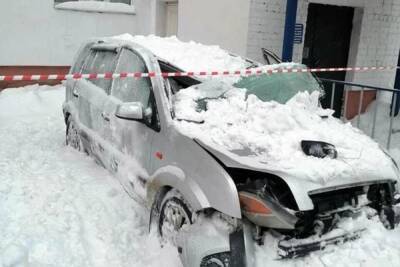 Снег с крыши роддома в 33 регионе раздавил автомобиль и водителя - vladimir.mk.ru