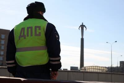Подравшийся с девушкой-опером в Петербурге оказался героем - mk.ru - Санкт-Петербург
