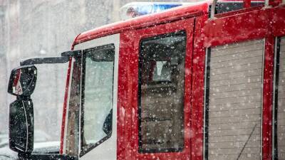 Виктор Елисеев - В Магнитогорске прохожий спас 12-летнюю девочку из горящей квартиры - newdaynews.ru - Челябинская обл. - Челябинск - Магнитогорск
