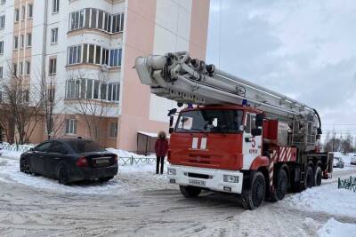 В Курске пожарные проверили возможность проезда спецмашин во дворах многоэтажек - chr.mk.ru - Россия - Курская обл. - Курск