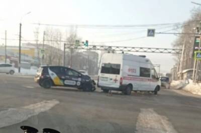 В Хабаровске такси врезалось в машину скорой помощи - hab.aif.ru - Хабаровск
