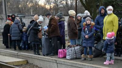 Александр Чуприян - В МЧС России заявили о готовности около 30 регионов принять беженцев из Донбасса - russian.rt.com - Россия - ДНР - ЛНР
