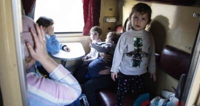 Второй поезд с беженцами из Луганска наконец-таки отправился в Россию - cxid.info - Россия - Луганск - Алчевск
