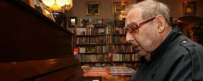 В Петербурге неизвестный напал с ножом на 88-летнего композитора Александра Колкера - runews24.ru - Санкт-Петербург - РСФСР