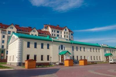 Омская мэрия снова выставила на продажу здание-памятник за 45 миллионов рублей - omsk.mk.ru - Омск