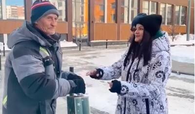 Жильцы микрорайона в Тюмени подарили дворнику 31 тысячу рублей на 23 февраля - nashgorod.ru - Тюмень