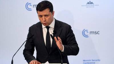 Владимир Зеленский - Владимир Путин - Александр Харченко - На Украине увидели в мюнхенской речи Зеленского попытку спародировать Путина - iz.ru - Россия - США - Украина - Киев - Израиль