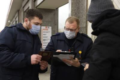 «Зайцев» в общественном транспорте Петербурга начнут штрафовать на 2,5 тысячи рублей - spb.mk.ru - Санкт-Петербург