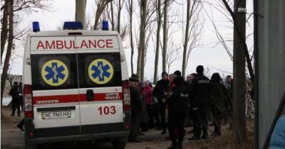 В Днепре трое полицейских ушли под воду, спасая рыбака: есть жертвы (фото, видео) - focus.ua - Украина - Киевская обл. - Днепр - Днепр