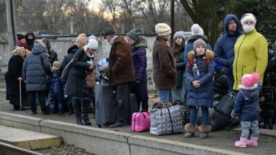 Владимир Путин - ВЦИОМ замерил отношение россиян к приёму беженцев из ДНР и ЛНР - eadaily.com - Россия - ДНР - ЛНР - Донбасс