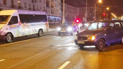 В Минске легковушка сбила пешехода. В нее при оформлении ДТП врезалась маршрутка - belta.by - Белоруссия - Минск