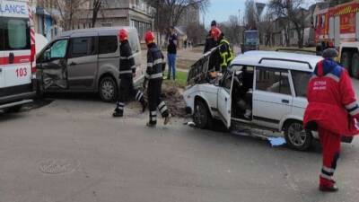 Ford - В Черкассах столкнулись два автомобиля: один человек травмирован - lenta.ua - Украина - Черкасская обл. - Черкассы