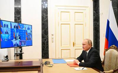 Владимир Путин - Путин: на заседании Совбеза нужно решить, что дальше делать по Донбассу - svpressa.ru - Россия - Украина - Киев - ДНР - ЛНР - Донецкая обл.
