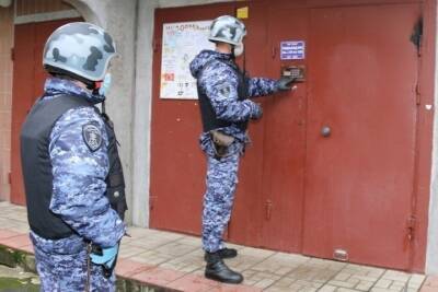 Росгвардейцы застали мужчину за кражей кабеля в Сланцах - mk.ru - Ленинградская обл. - Санкт-Петербург
