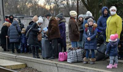 Поток беженцев из Донбаса: готовы ли россияне принять сотни тысяч человек? - newizv.ru - Россия - Украина