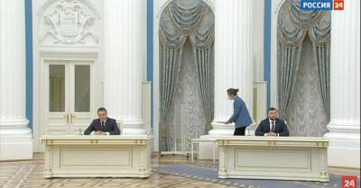 Владимир Путин - Денис Пушилин - Леонид Пасечник - Путин, Пушилин и Пасечник в прямом эфире подписали договоры о сотрудничестве между Россией и "ЛДНР" - kp.ua - Россия - Украина - ДНР - ЛНР