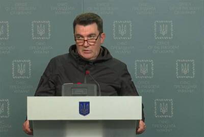 Владимир Зеленский - Алексей Данилов - Вместо президента Зеленского после заседания СНБО Украины к журналистам вышел секретарь Данилов - topwar.ru - Россия - Украина - Крым - Апсны - Донецкая обл.