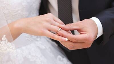 Старт с шести двоек: каким будет брак у женившихся 22.02.2022 - 5-tv.ru