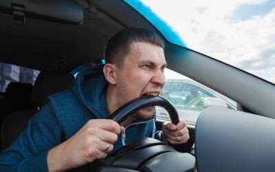 8 непонятных решений в автомобилях, которые всех бесят - zr.ru - Москва