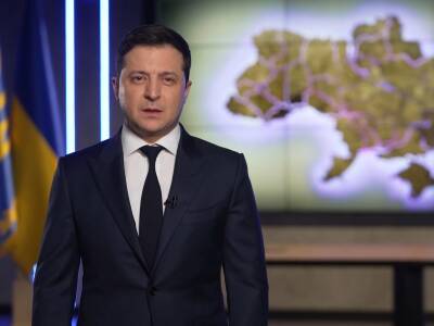 Владимир Зеленский - Джозеф Байден - «Мы всех победим»: Зеленский ввел военное положение на Украине - bloknot.ru - Россия - США - Украина - Киев - Белоруссия - Донбасс