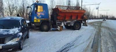 Грузовик коммунальных служб сбил двух женщин в Петрозаводске - stolicaonego.ru - Петрозаводск - республика Карелия