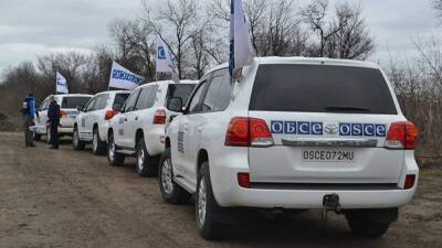 Владимир Путин - Киев утверждает, что российские военные прикрывались автомобилями ОБСЕ - znak.com - Россия - Украина - Киев - Крым - Луганская обл. - Одесса - Харьков - Мариуполь - район Харькова