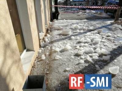 В Сарапуле после схода снега с крыши дома погибла женщина - rf-smi.ru - Россия - респ. Удмуртия - Сарапул