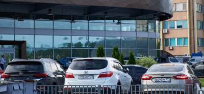 Карлос Таварес - Autonews: некоторые автомобильные бренды могут покинуть рынок РФ из-за ситуации с Украиной - avtonovostidnya.ru - Россия - Украина