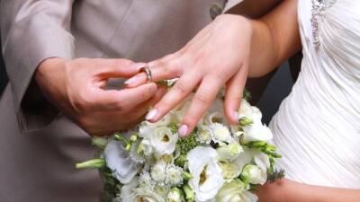 Не можешь — не женись: почему не все мужчины могут позволить себе жену - 5-tv.ru