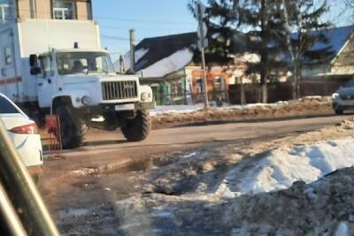 В Твери перекрыли часть улицы из-за повреждения газопровода: утечки нет - tver.mk.ru - Тверь