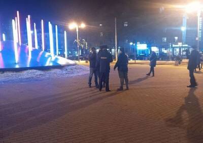 На антивоенном митинге на площади Победы задержали как минимум троих человек - ya62.ru - Украина - Рязань