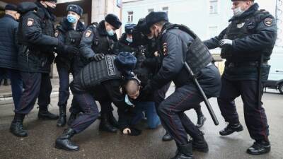 Владимир Путин - Полиция задержала 600 человек на незаконной акции в центре Москвы - 5-tv.ru - Москва - Россия
