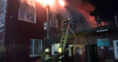 Четыре человека погибли при пожаре в нежилом здании - ren.tv - Пенза - Пенза