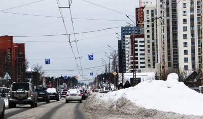 В Петрозаводске КамАЗ отбросил легковушку прямо на пешехода - gubdaily.ru - Петрозаводск - Камаз - республика Карелия