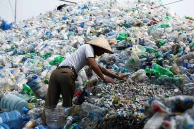 Пластмассовый мир не должен победить: ООН планирует обсудить соглашение по борьбе с пластиком - infox.ru - Япония - Камбоджа - Кения - Шри Ланка - Руанда - Найроби - Палау