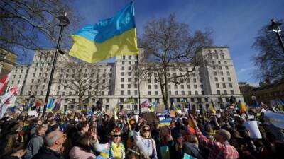 “Путин, останови войну”. Во всем мире протестуют в защиту Украины - fokus-vnimaniya.com - Россия - Украина - Вашингтон - Токио - Техас - Лондон - Остин