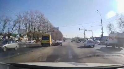 В Сети разместили видеозапись ДТП со скорой на проспекте Победы - penzainform.ru - Пенза