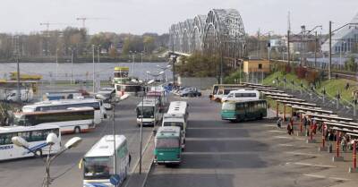 Второй эвакуационный автобус из Львова с латвийцами уже в пути в Ригу - rus.delfi.lv - Украина - Львов - Рига - Латвия