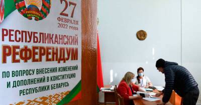 Игорь Карпенко - В Белоруссии открылись участки для голосования на референдуме - ren.tv - Белоруссия